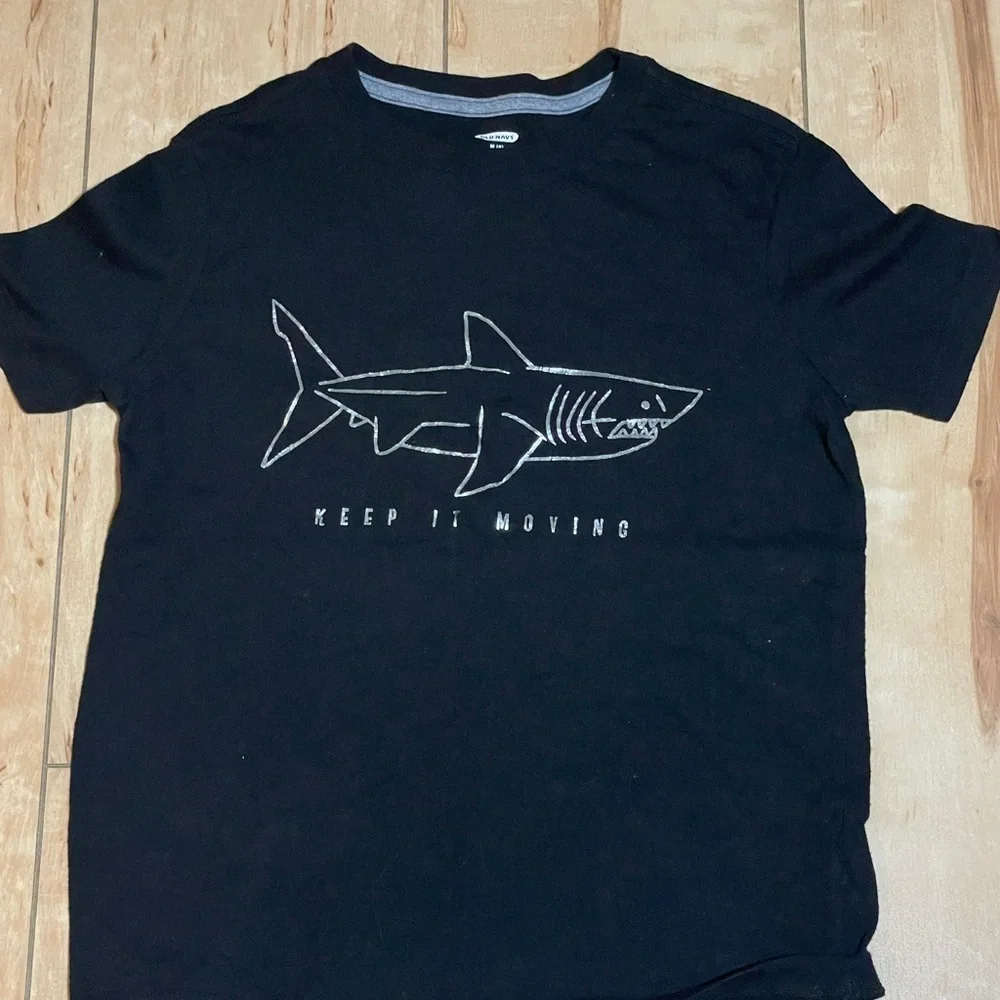 Old Navy, short sleeve‎ & long sleeve tees , boy’s size 8 Medium, black, gray